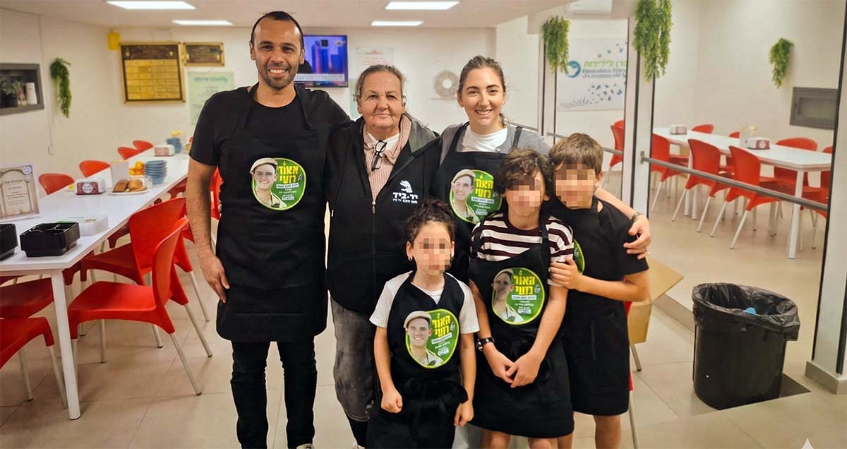 Sydney family volunteering with Yad B’Yad in Israel